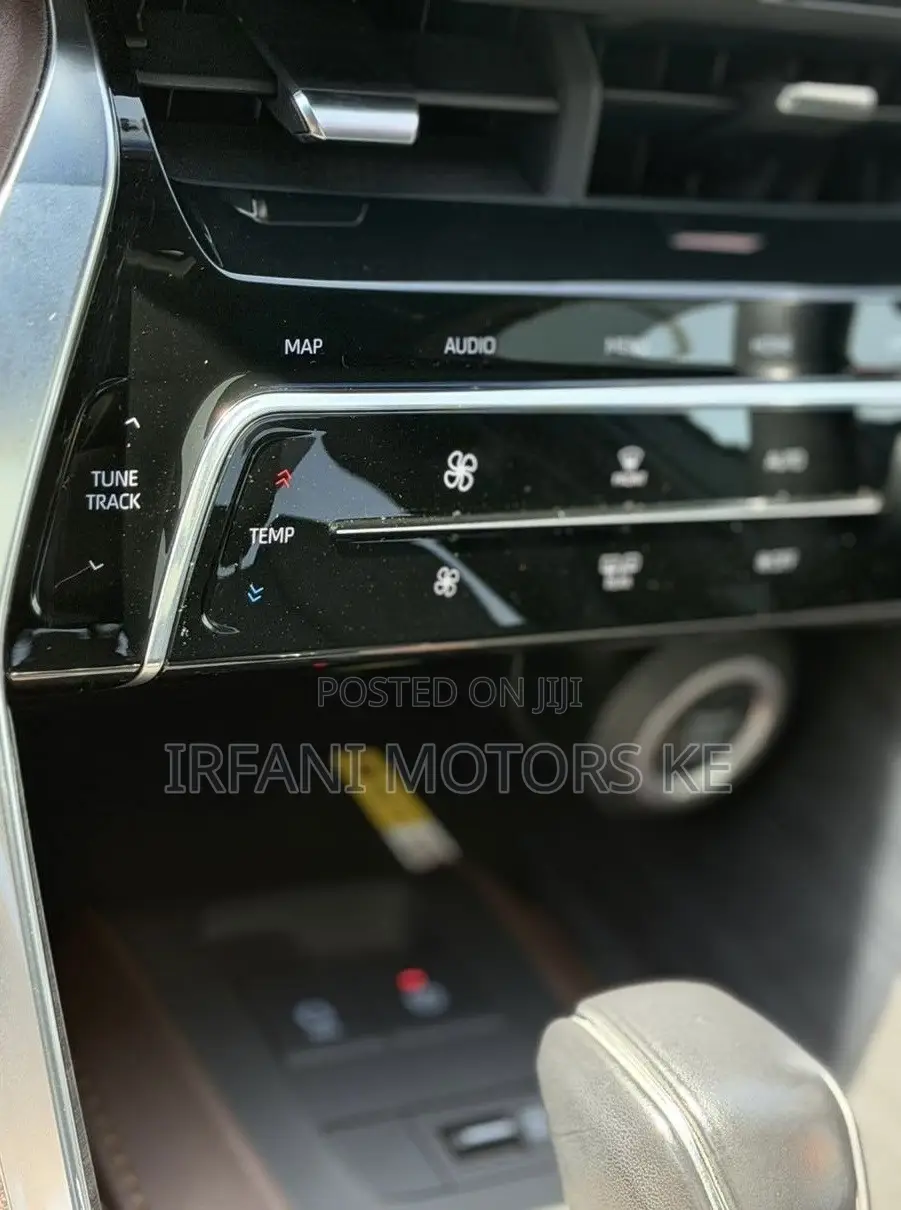 Toyota Harrier 2.0 2020 White
