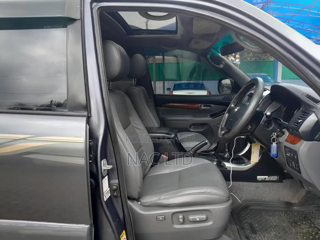 Toyota Land Cruiser Prado 3.0 D-4D 5dr 2006 Gray
