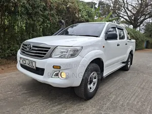 Toyota Hilux 2014 White