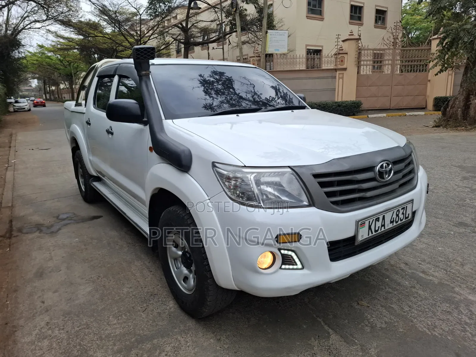Toyota Hilux 2014 White