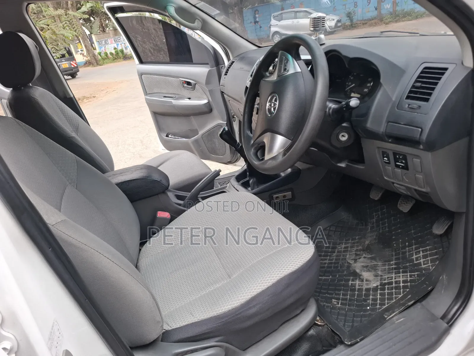 Toyota Hilux 2014 White