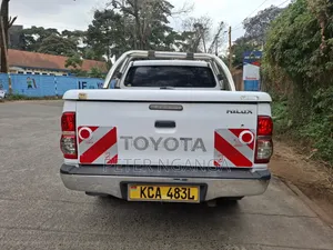 Toyota Hilux 2014 White