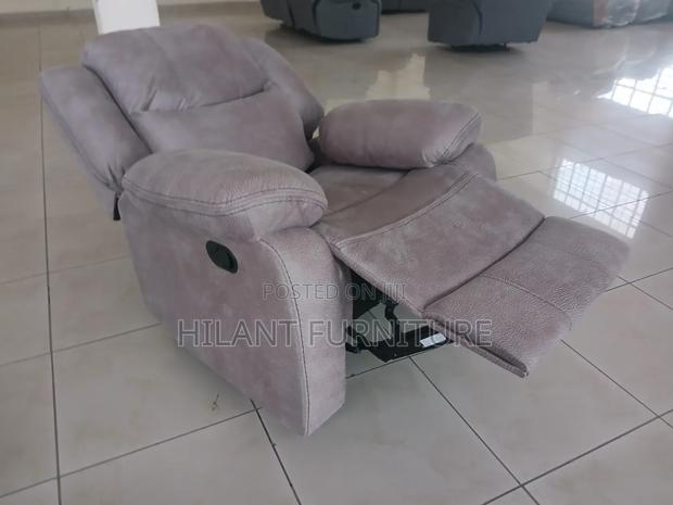 Luxury 1-Seater Fabric Recliner Sofa – Premium Comfort Chair