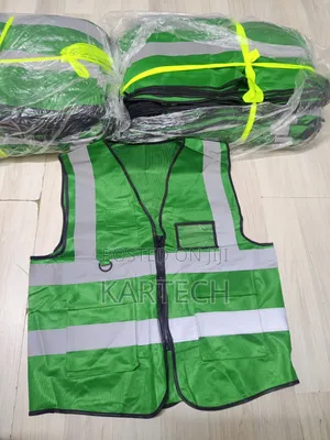 Green Multi-Pocket Reflector Safety Vest