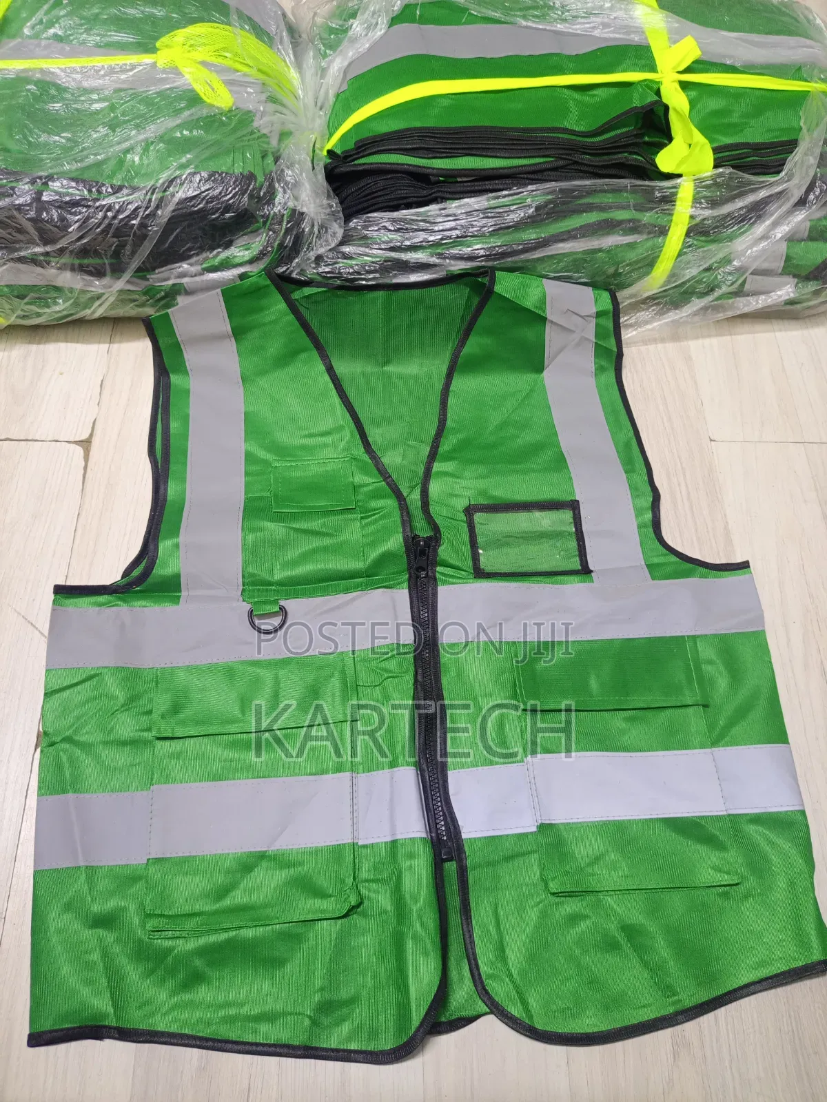 High Visibility Reflective Safety Vest With Pockets– Green