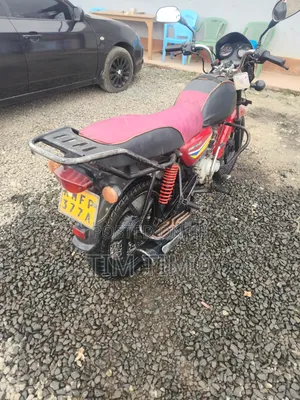 Bajaj Boxer 150 UG 2024 Red