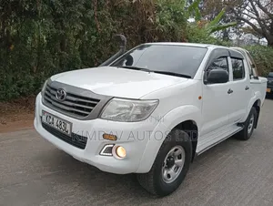 Toyota Hilux 2014 White