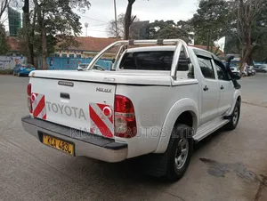 Toyota Hilux 2014 White