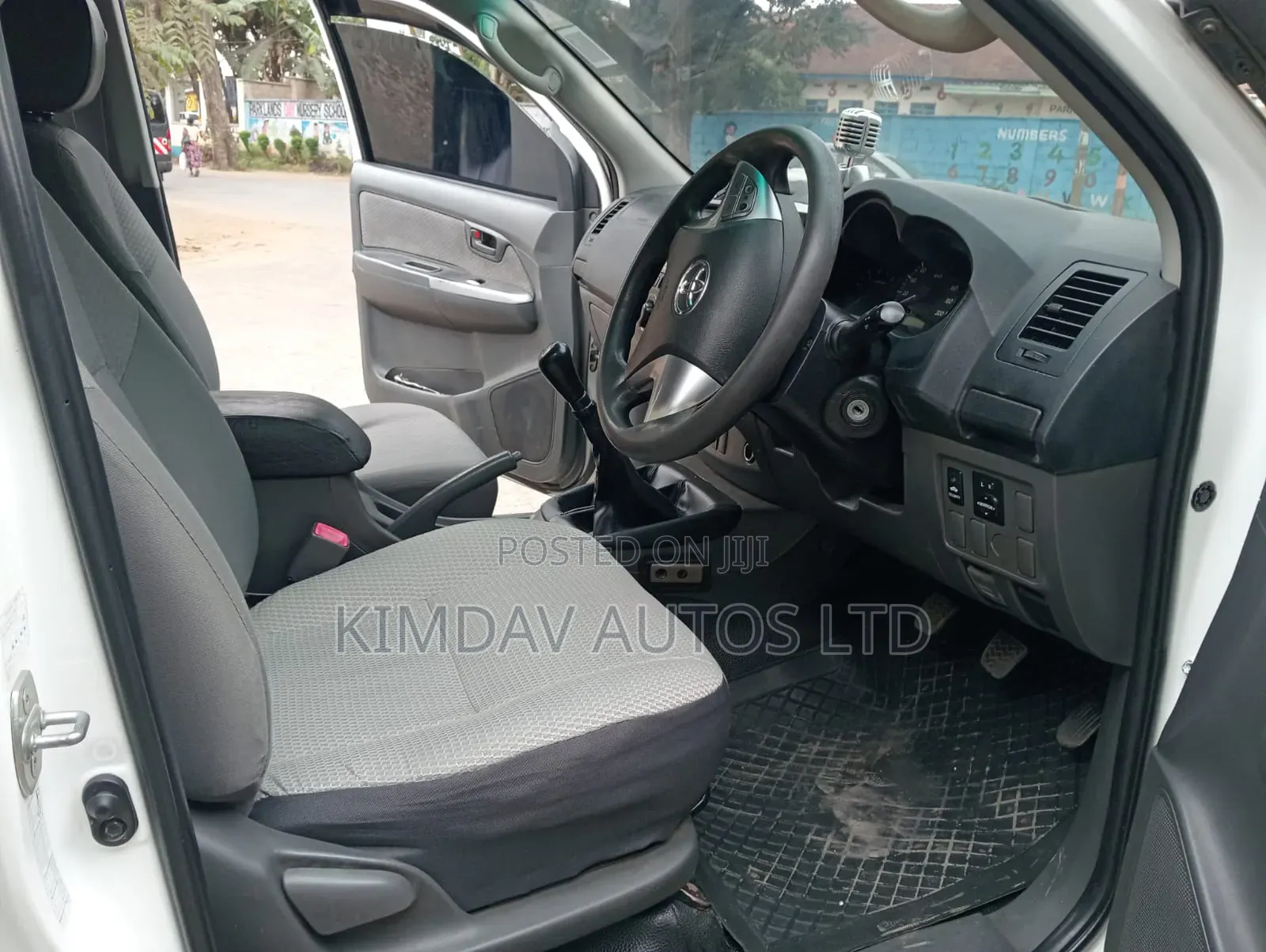 Toyota Hilux 2014 White