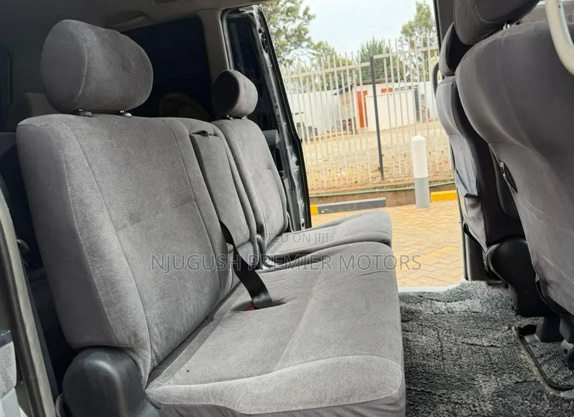 Toyota Noah 2007 Silver
