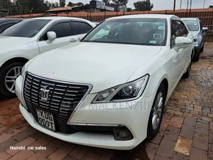 Toyota Crown 2015 White