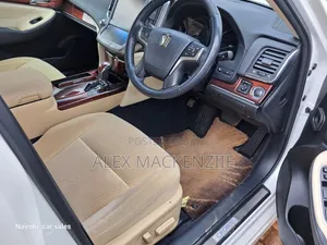 Toyota Crown 2015 White