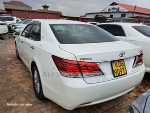 Toyota Crown 2015 White