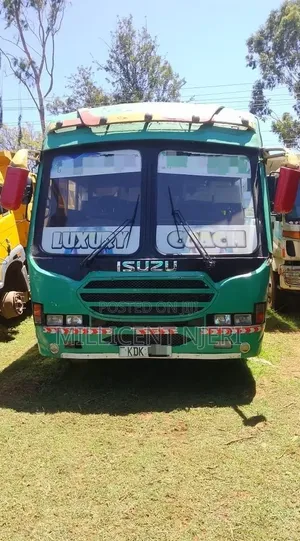 Isuzu FRR 2023 Green