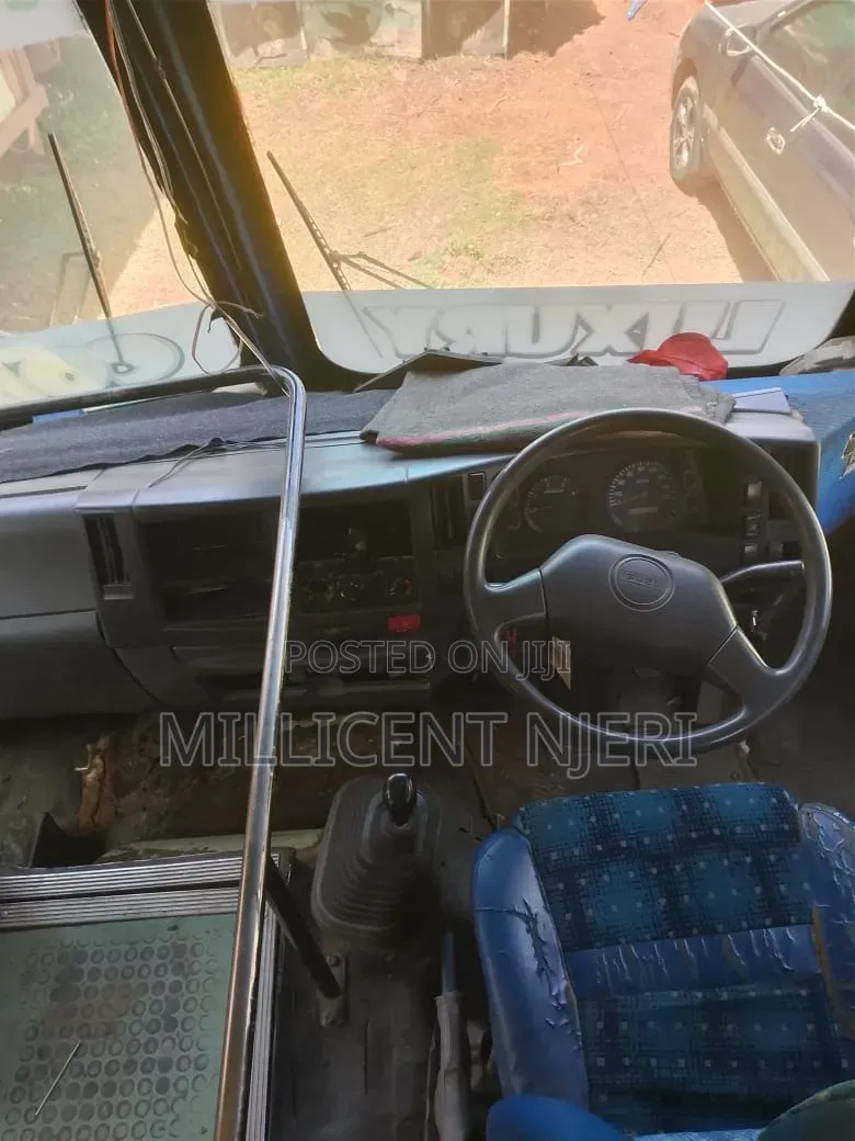 Isuzu FRR 2023 Green
