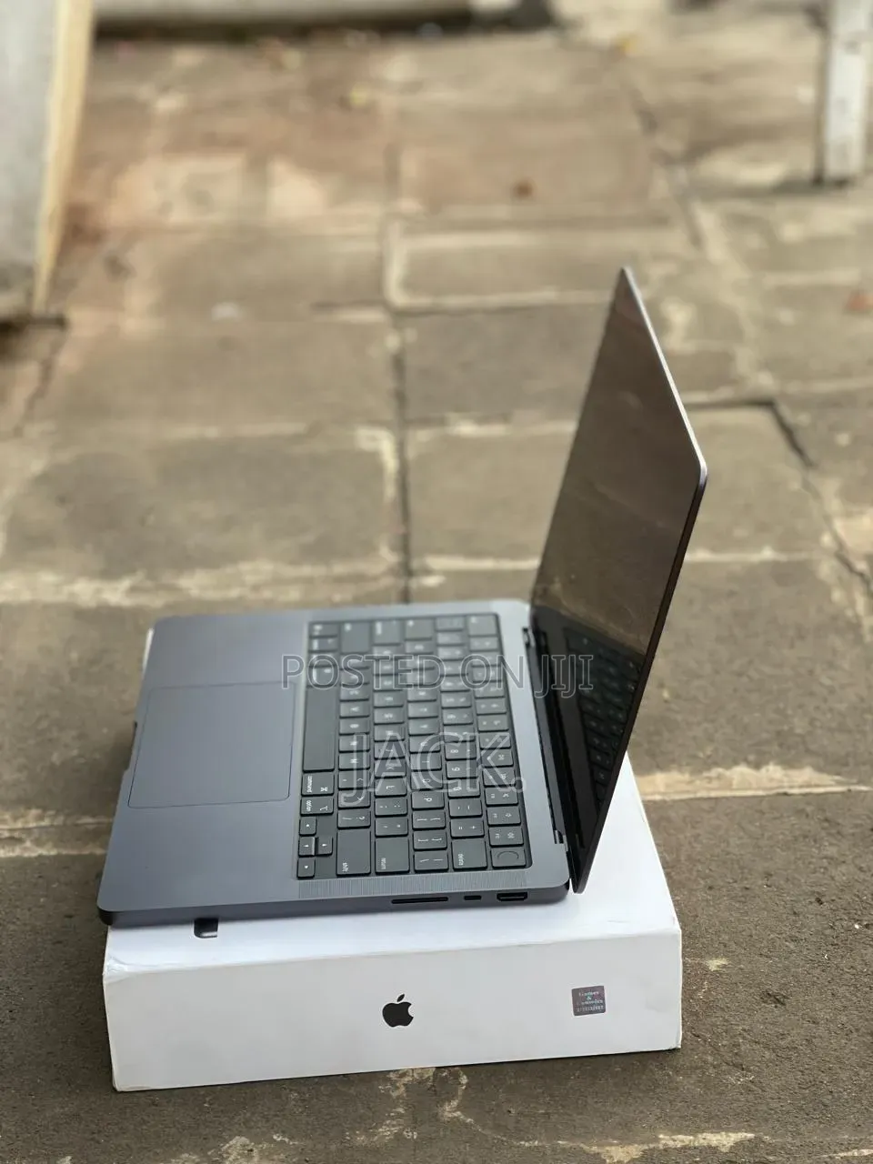 Laptop Apple MacBook Pro 2025 M5 16GB Apple M5 SSD 512GB
