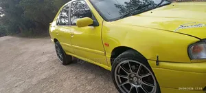 Nissan Primera 2004 Yellow