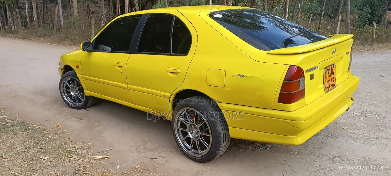 Nissan Primera 2004 Yellow