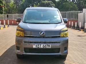 Toyota Noah 2011 Gray