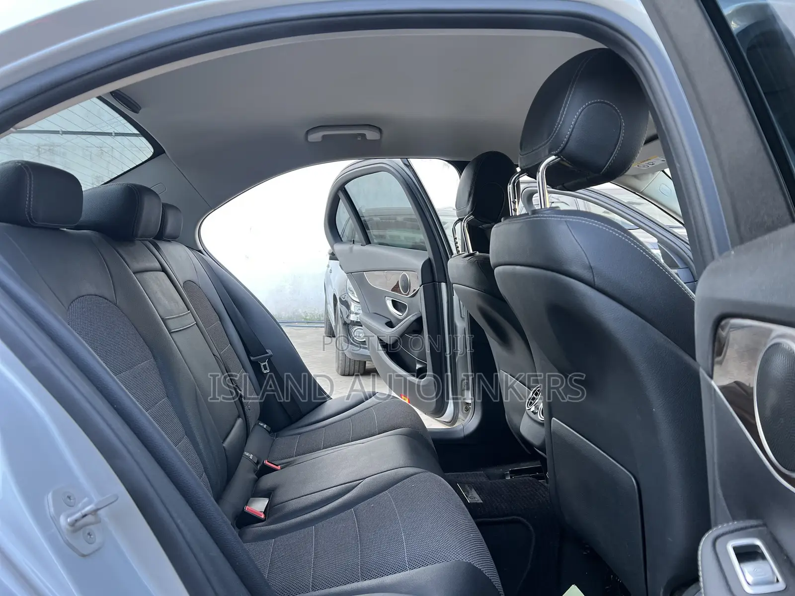 Mercedes-Benz C200 2016 Silver