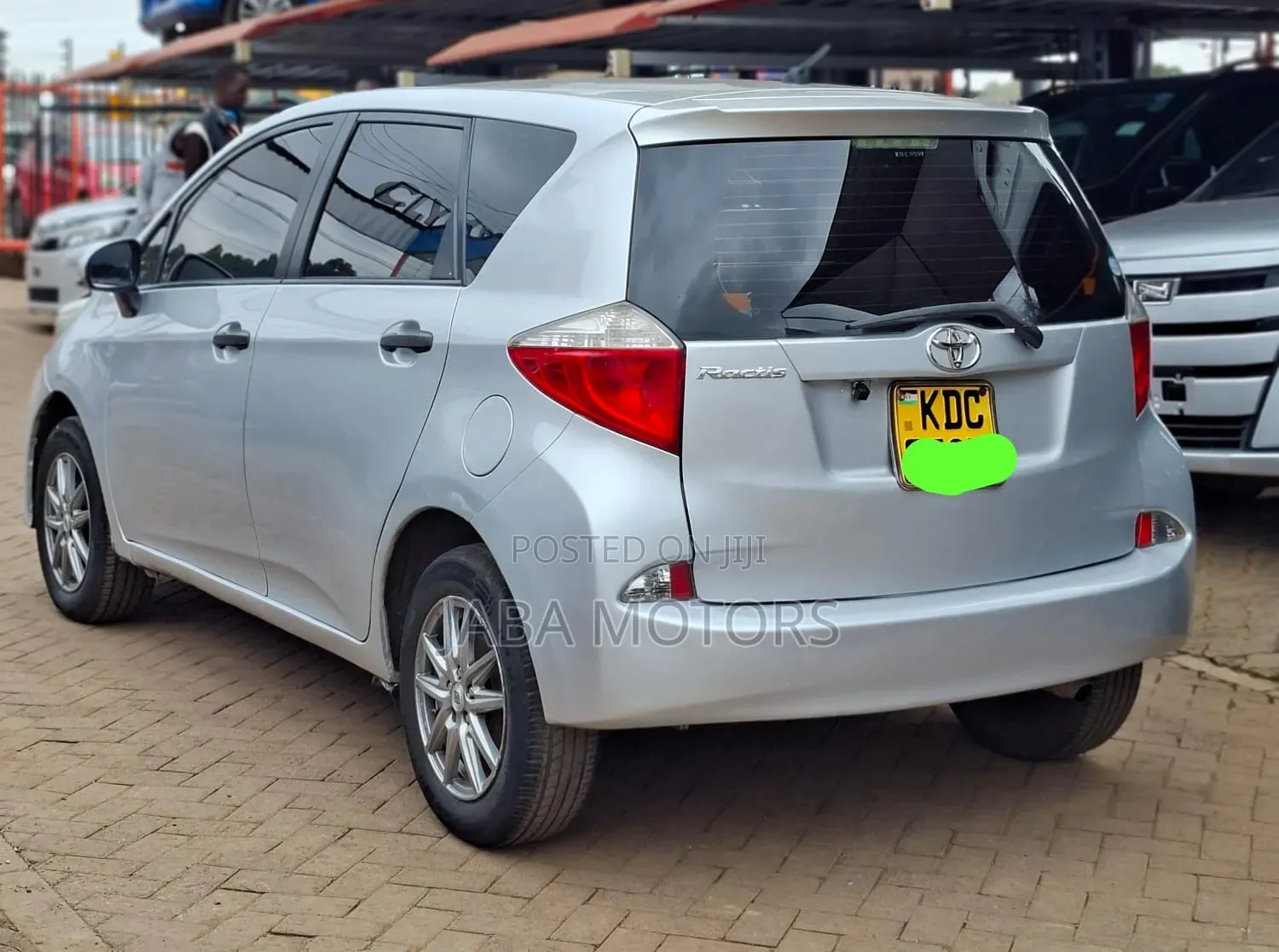 Toyota Ractis 2014 Silver