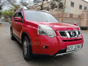 Nissan X-Trail 2.0 Petrol XE 2012 Red