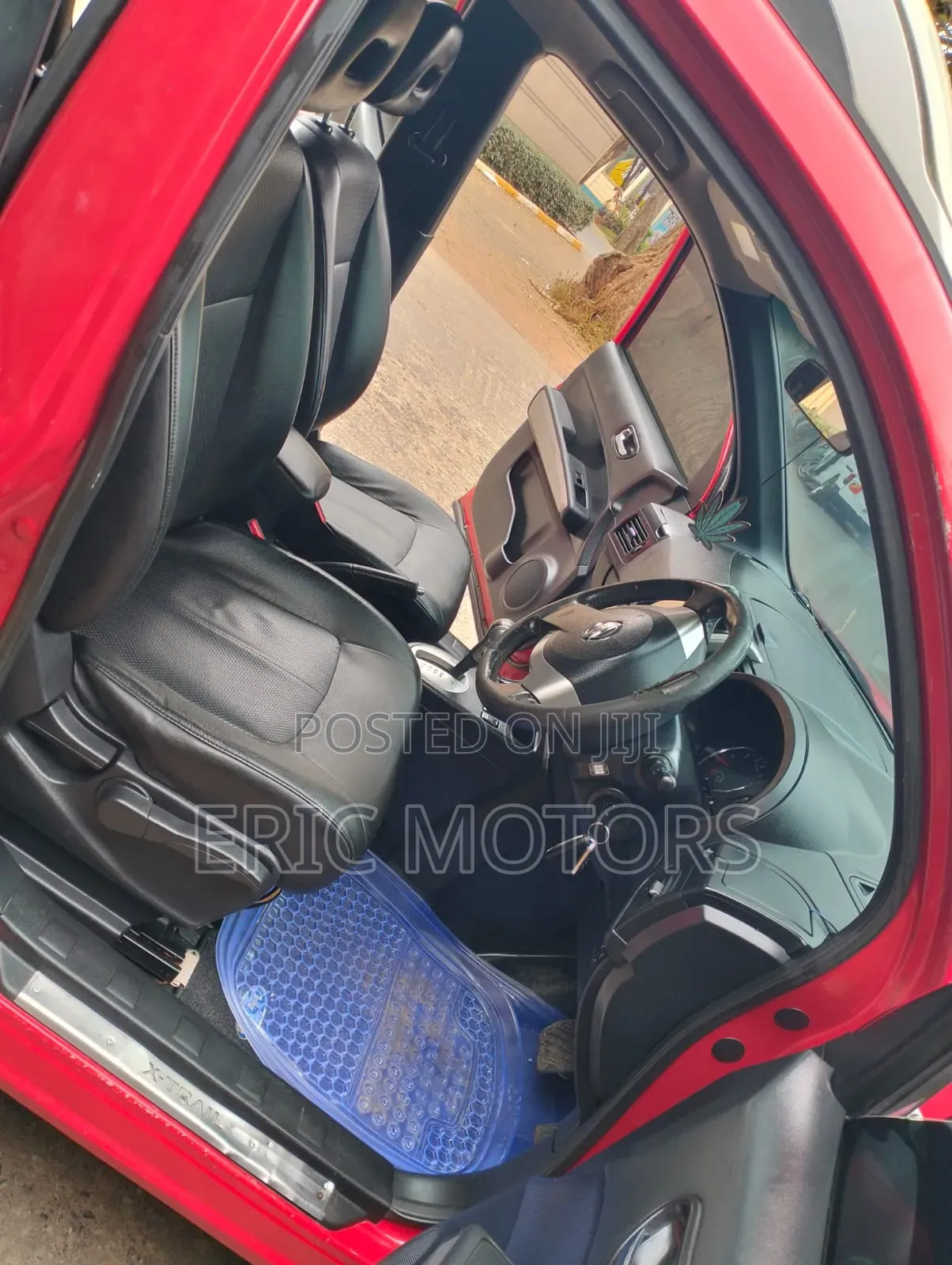 Nissan X-Trail 2012 Red