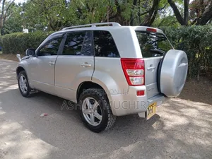 Suzuki Escudo 2008 Silver