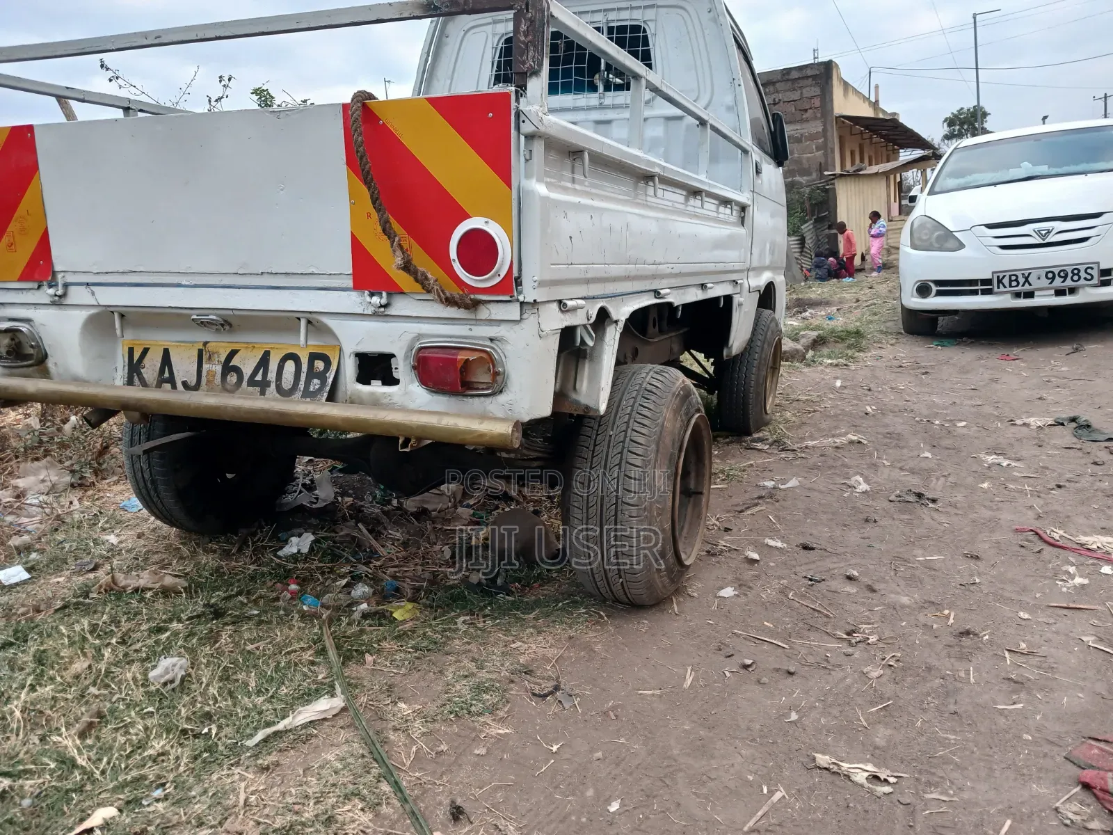 Daihatsu Mira 2000 White