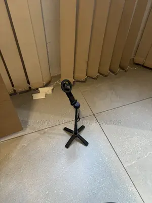 Upgraded 5in1 Magnetic Selfiestick With Remote for Phone 360 Rotation.