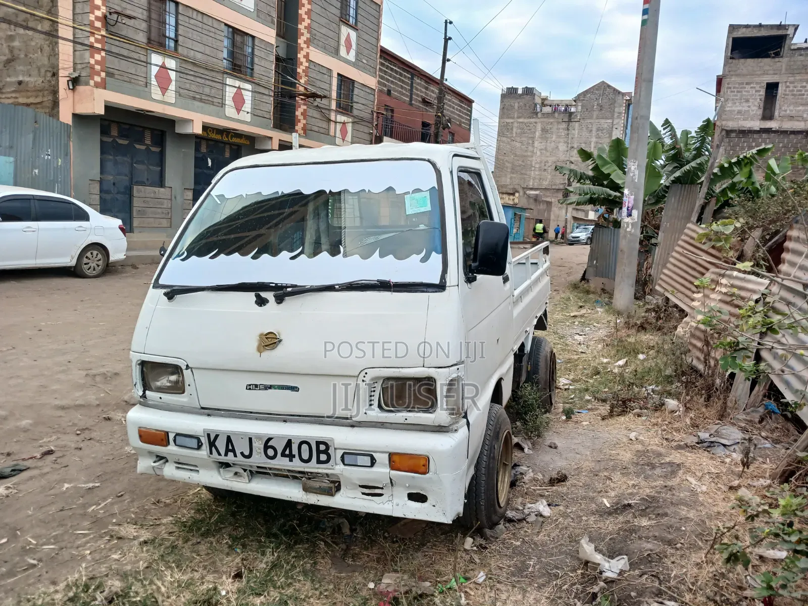 Daihatsu Mira 2000 White