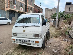 Daihatsu Mira 2000 White