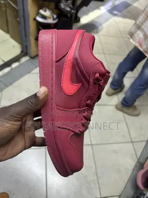 Jordan 1 Low SE Valentines