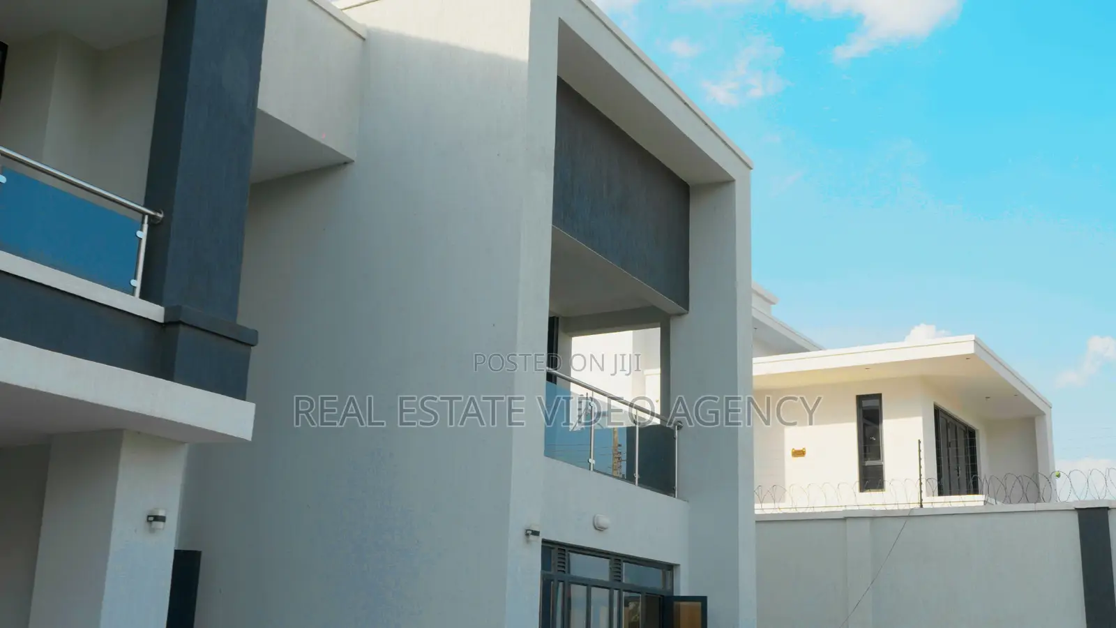 Real Estate Cinematic Housetours and Drone Coverage