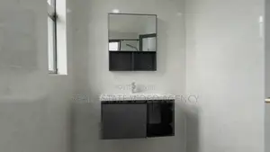 Real Estate Cinematic Housetours and Drone Coverage