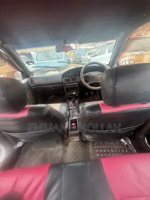 Toyota Corolla Sedan 1999 White