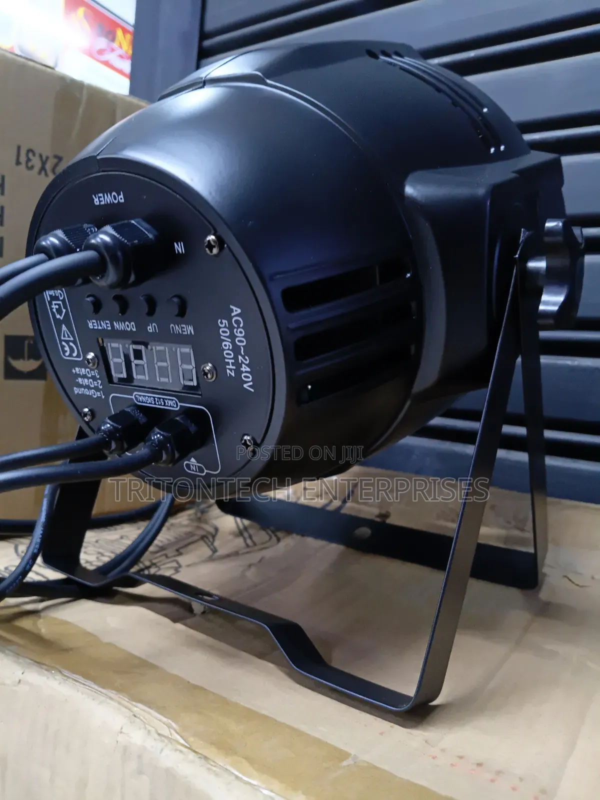 Create Stunning Light Shows With This 54-Led DMX Par Light