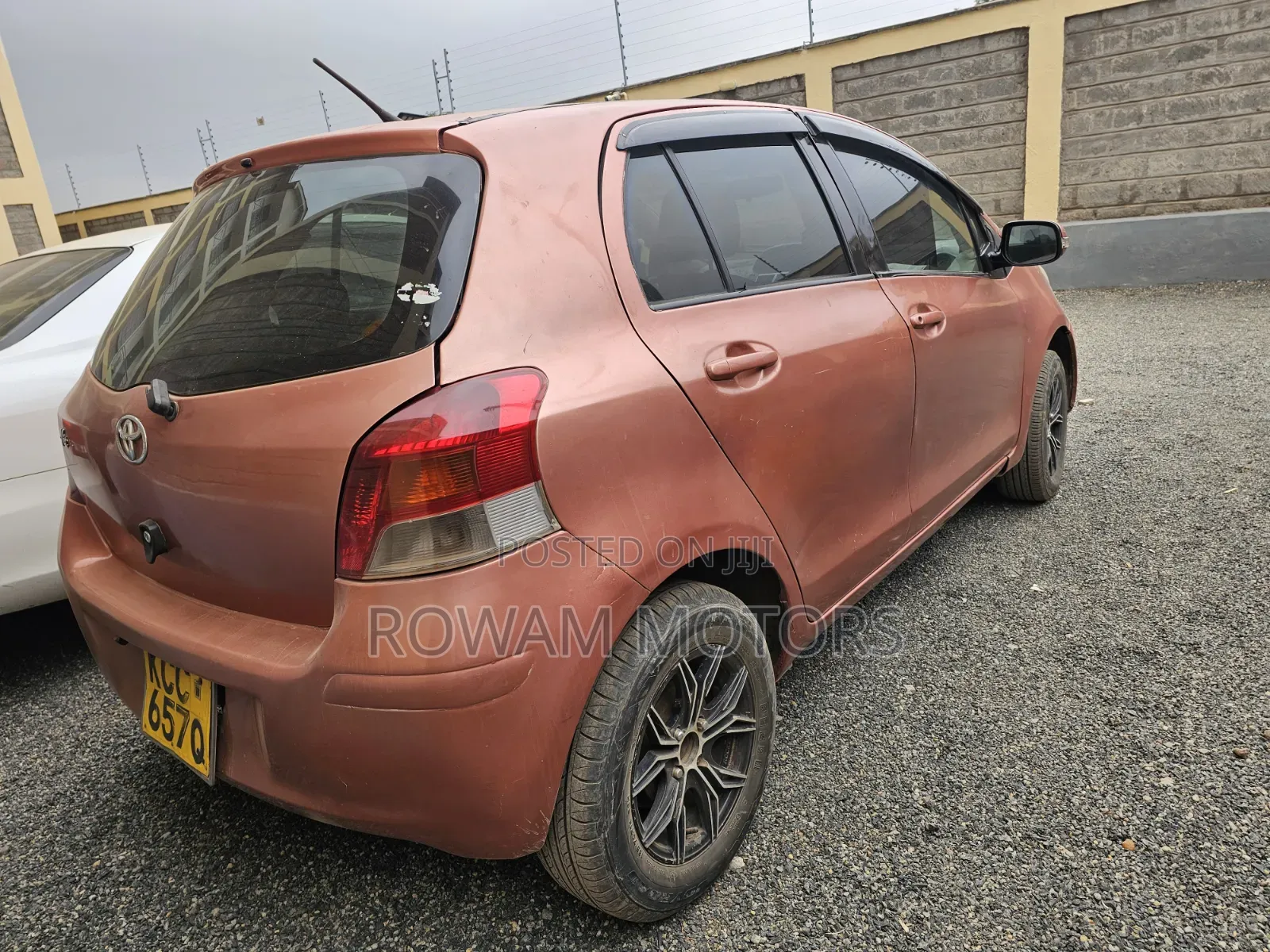 Toyota Vitz 2008 Pink