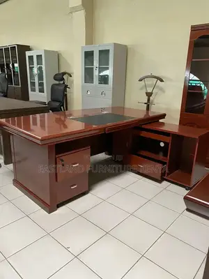 1.6m Executive Desk Wilt Pedestal