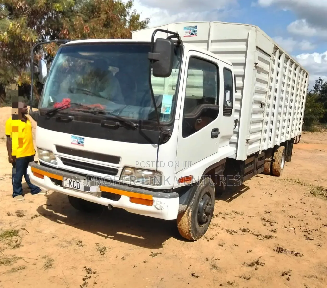 Isuzu FRR KCD 2013 White