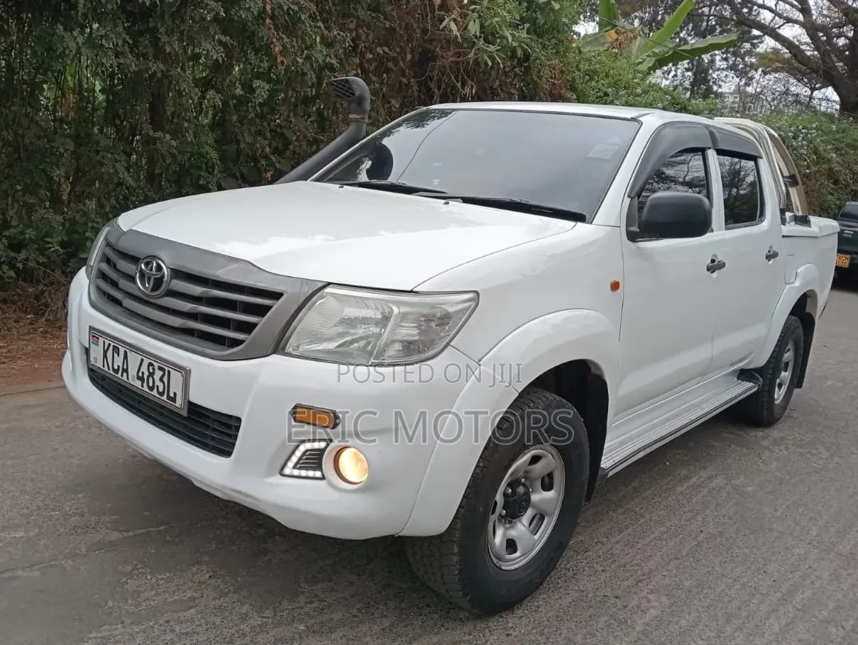 Toyota Hilux 2015 White