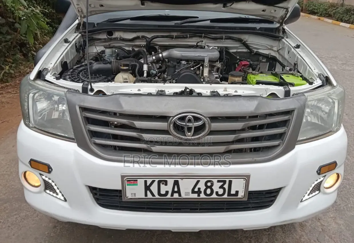 Toyota Hilux 2015 White