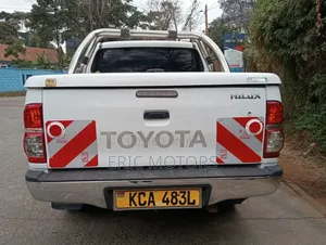 Toyota Hilux 2015 White