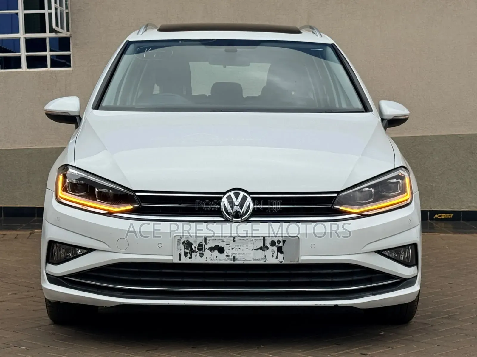 Volkswagen Touran 2019 White