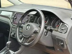Volkswagen Touran 2019 White