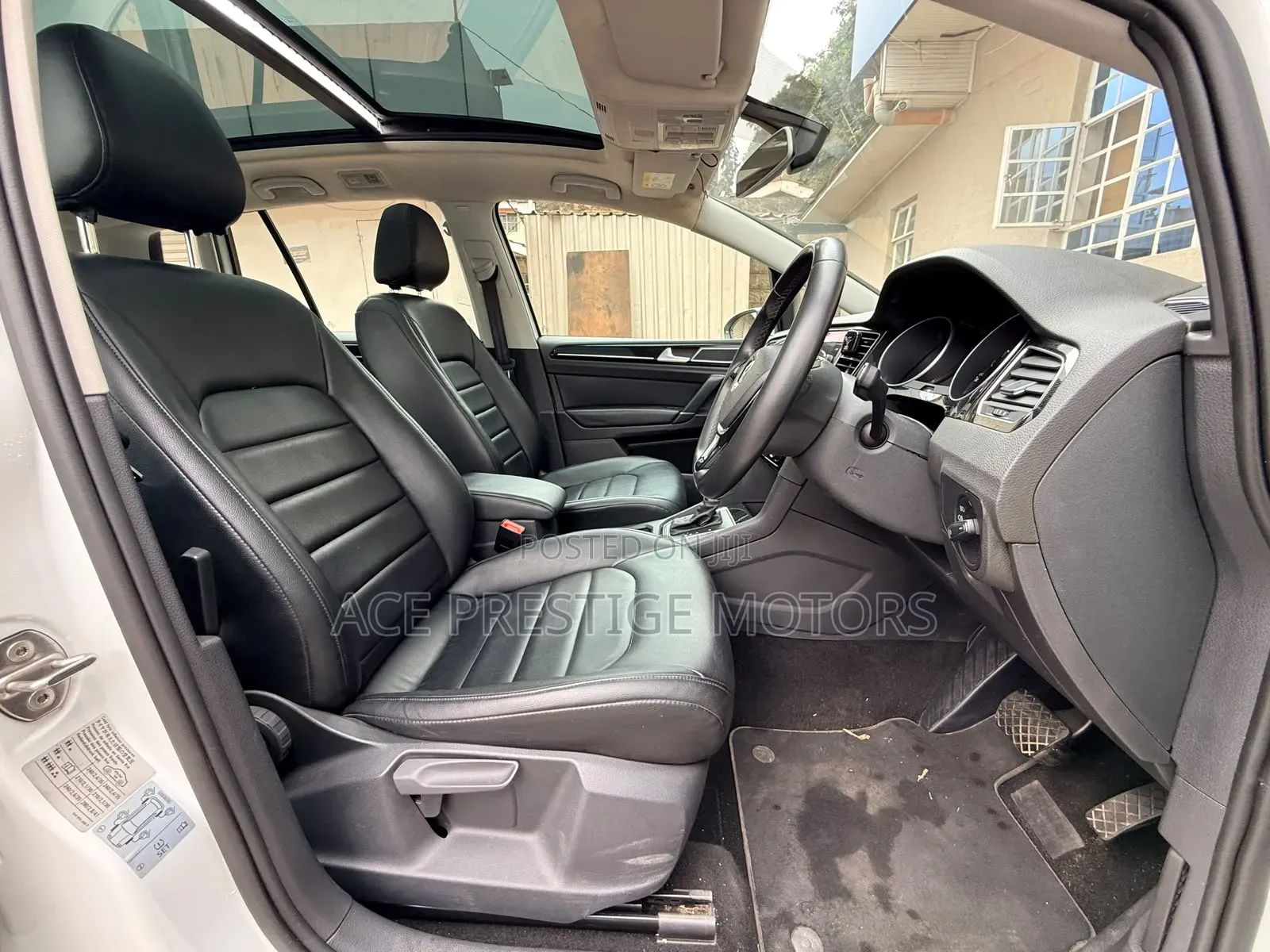 Volkswagen Touran 2019 White