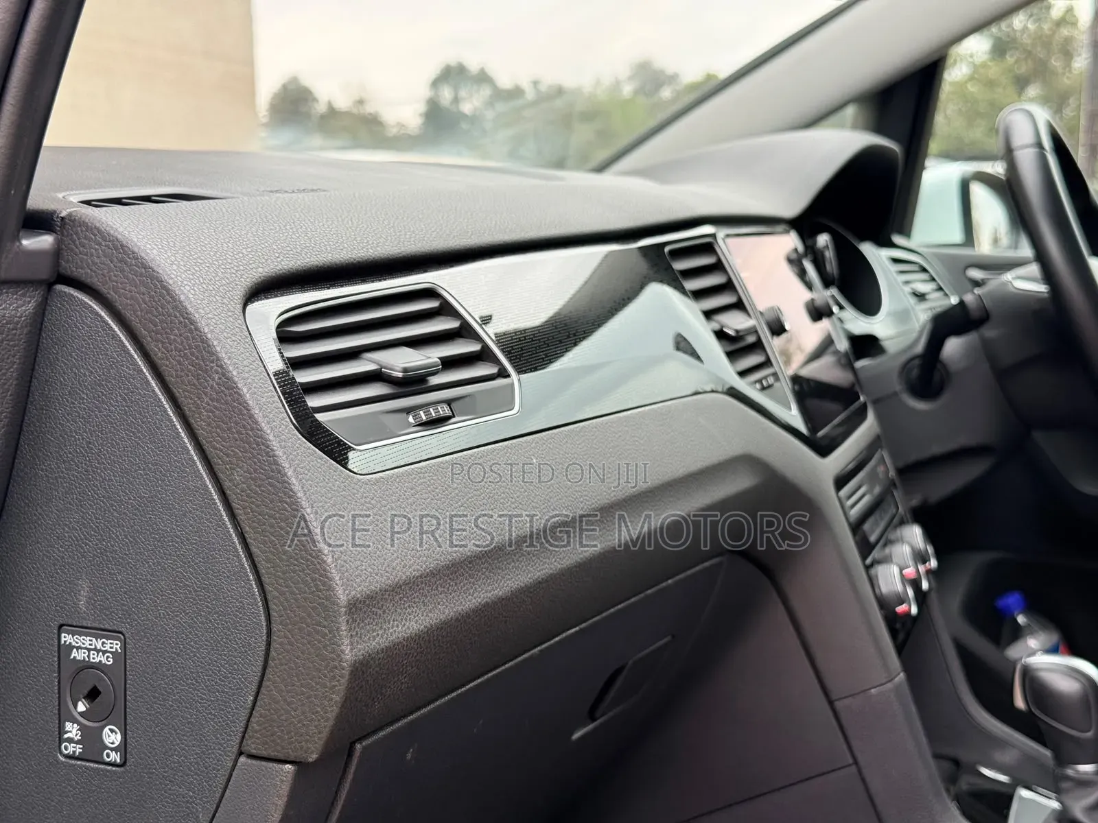 Volkswagen Touran 2019 White