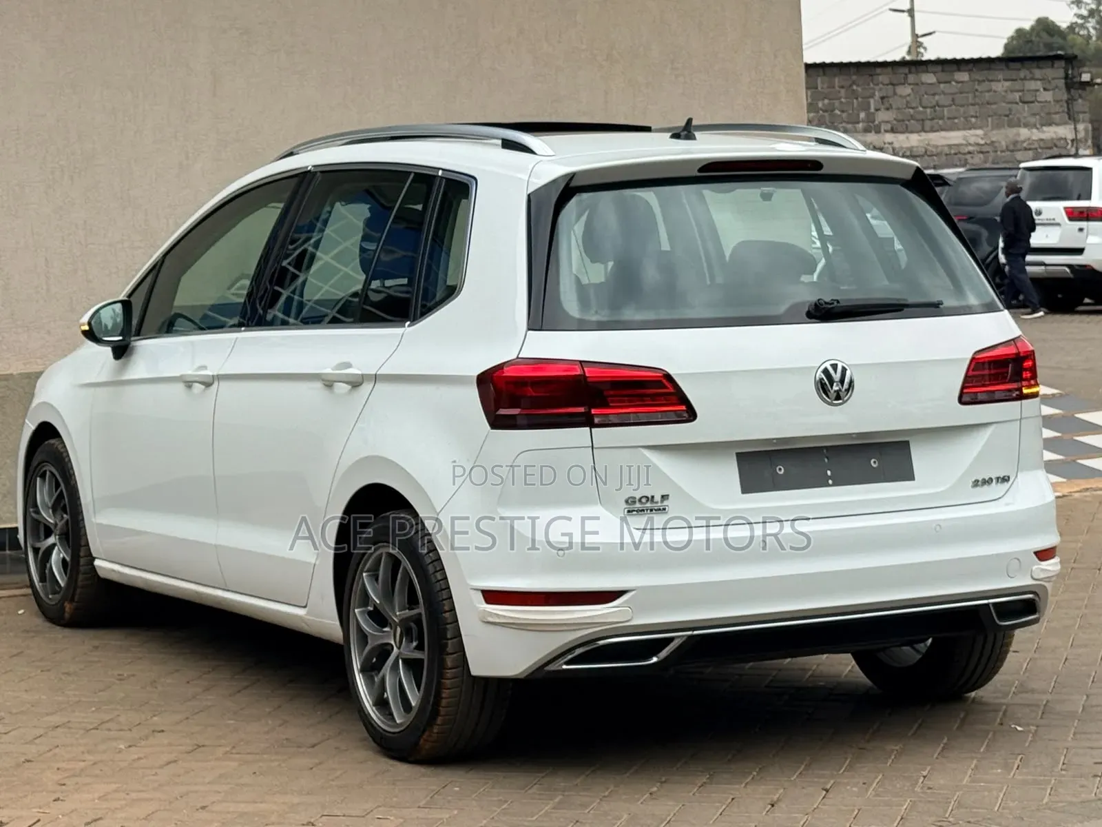 Volkswagen Touran 2019 White