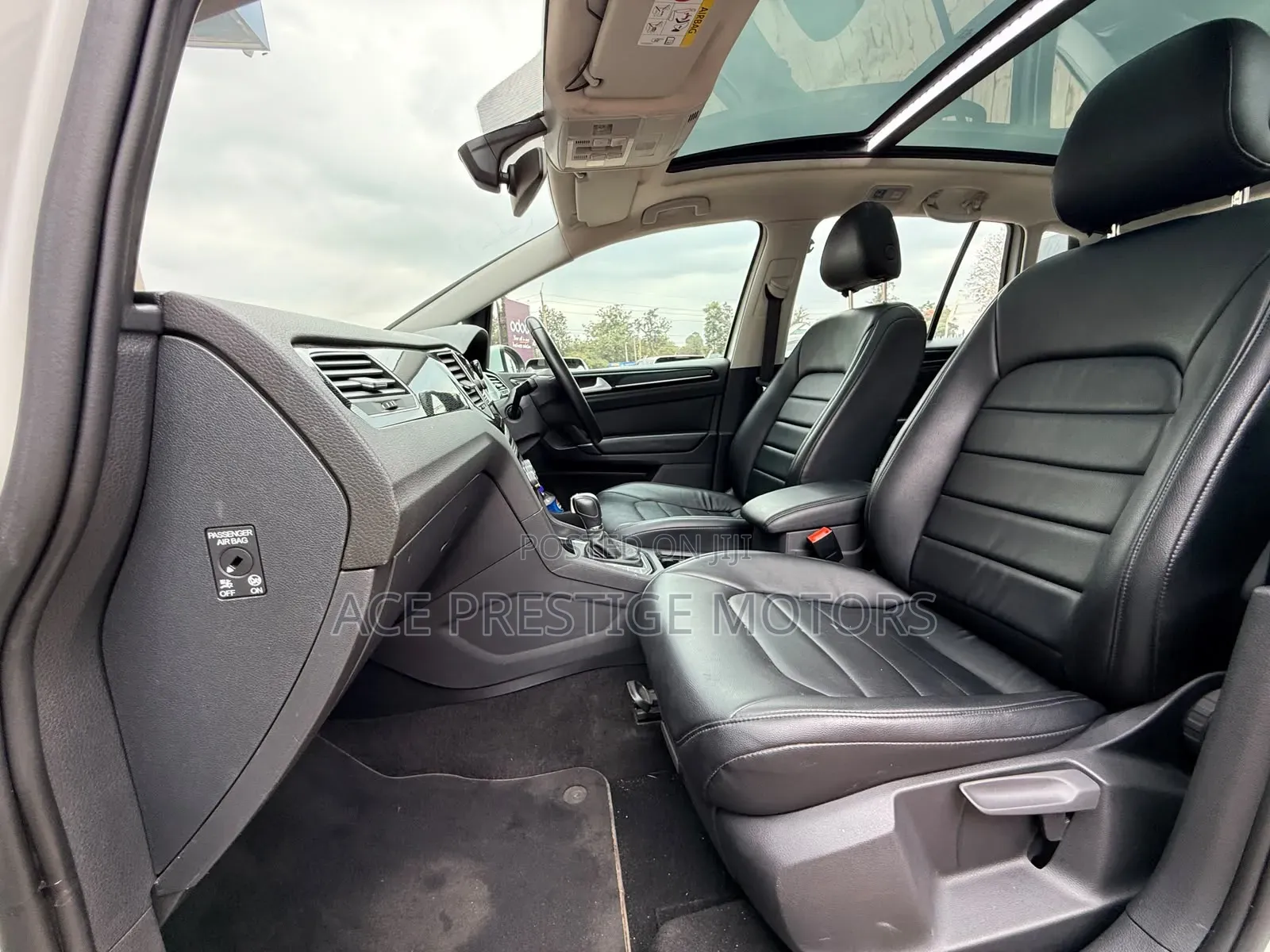 Volkswagen Touran 2019 White