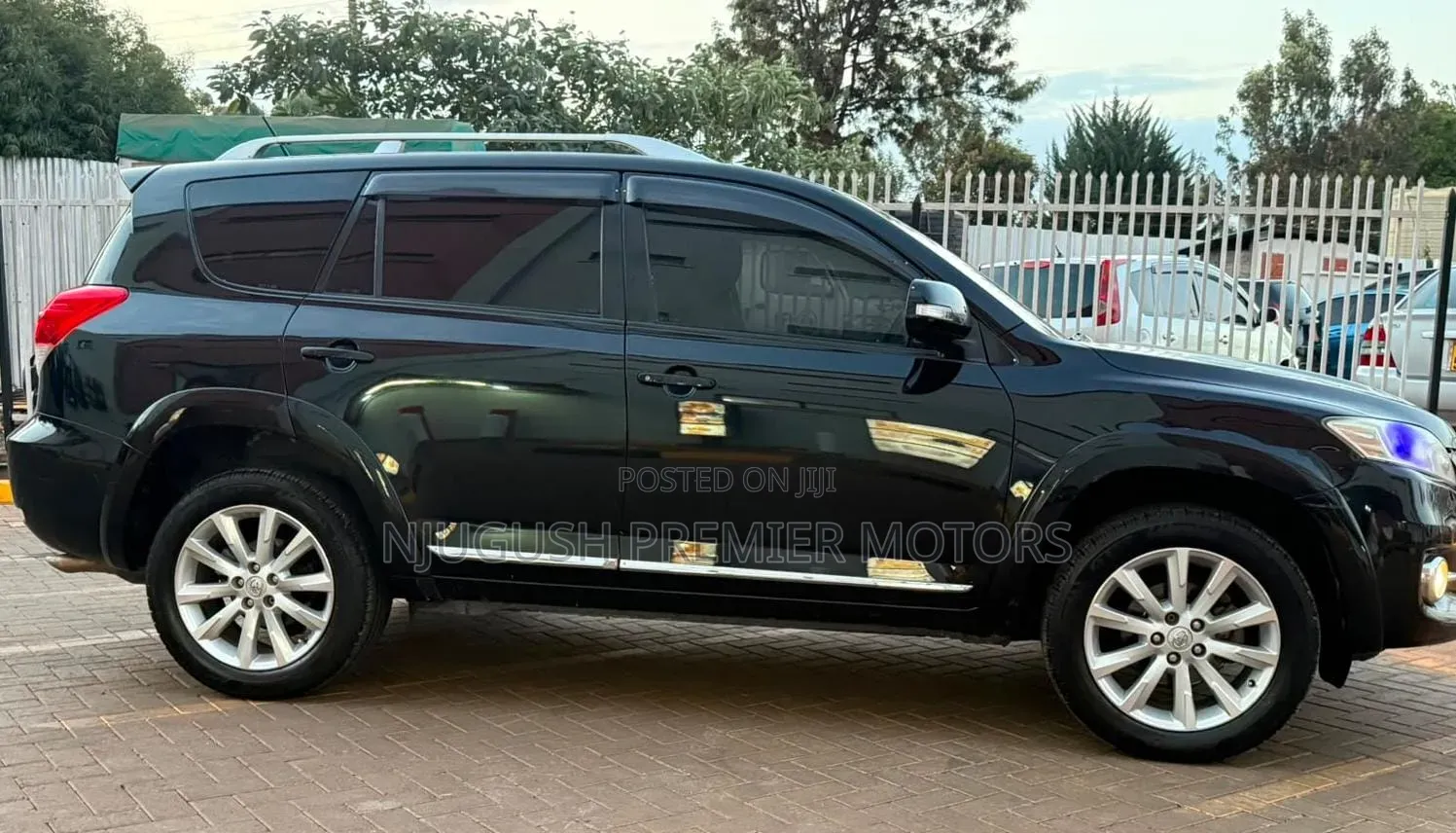 Toyota Vanguard 2013 Black